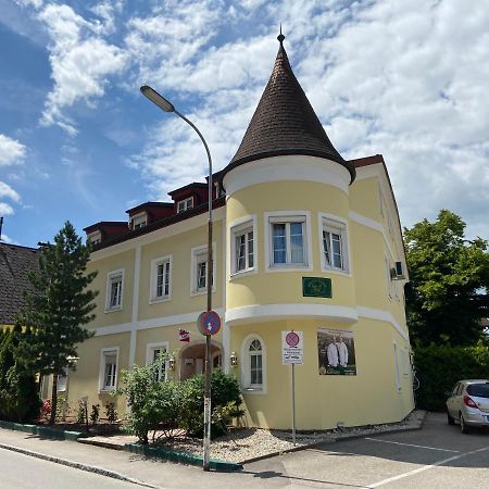 Gaestehaus Auerhahn Vöcklabruck المظهر الخارجي الصورة